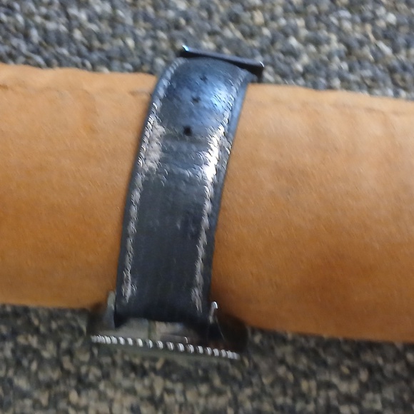 Guess Leopard Print Watch with Rhinestones - Picture 3 of 6